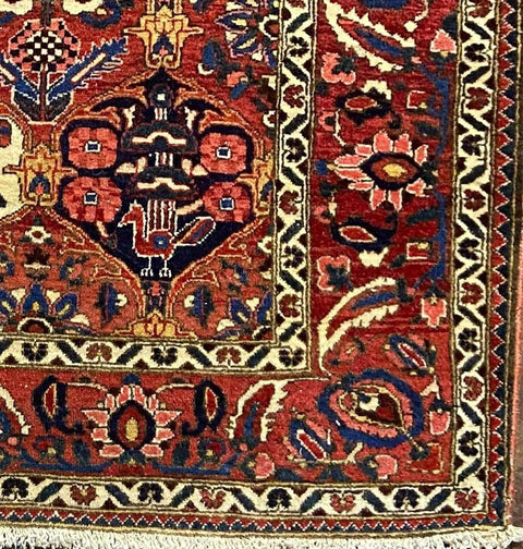 Fine old Persian Bakhtiar Wool Rug 213 x 157 cm