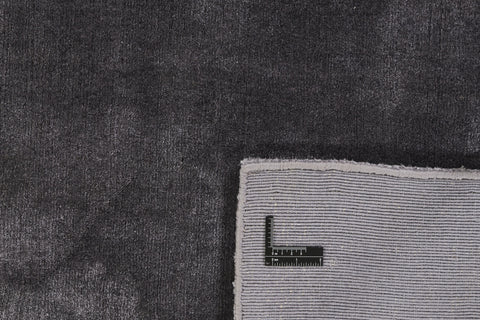 Illusion Rug – Acrylic – 140 × 200 cm
