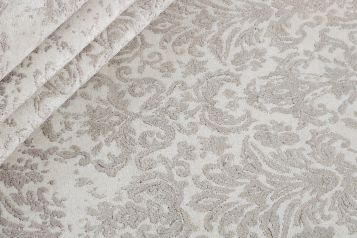 Iris Manor Damask Rug