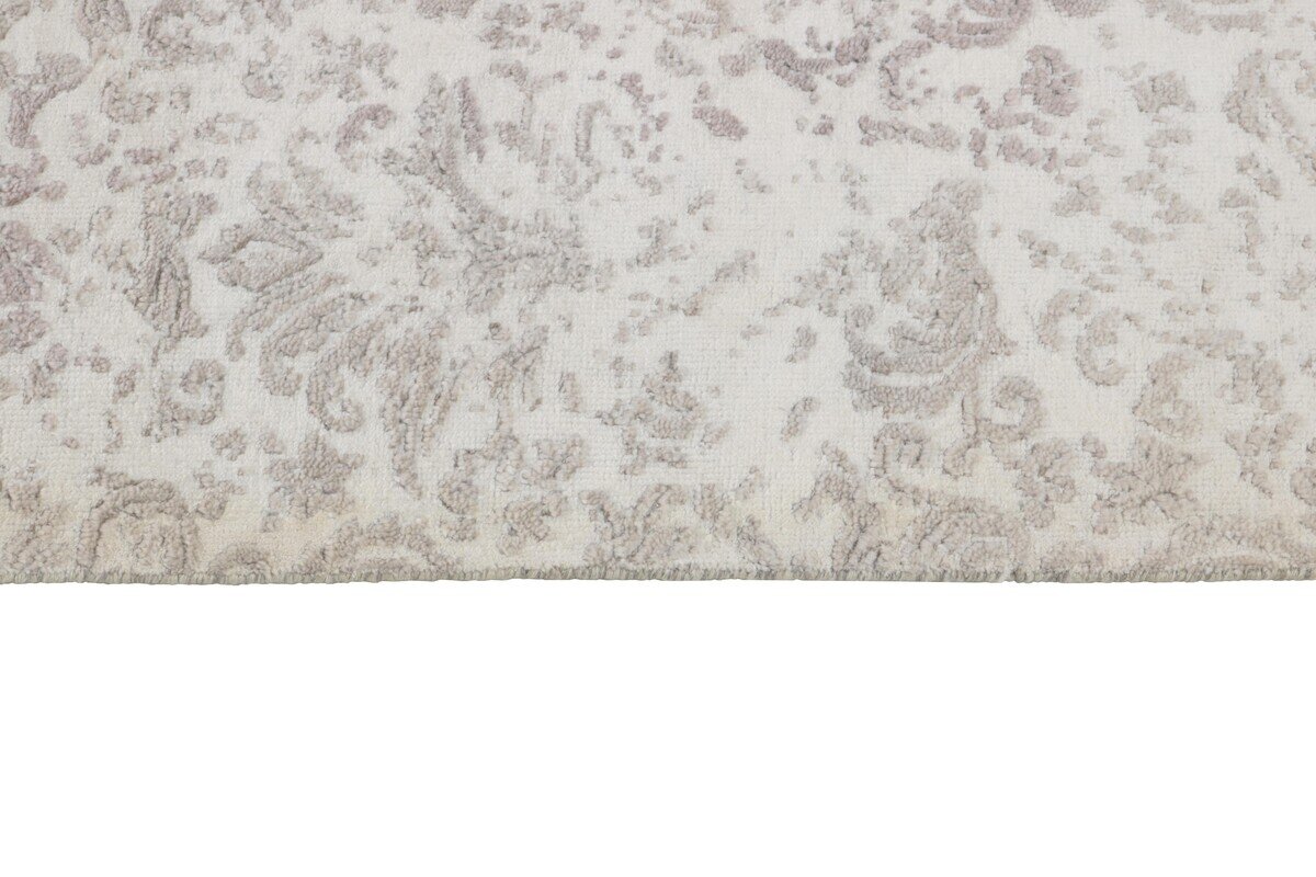 Iris Manor Damask Rug