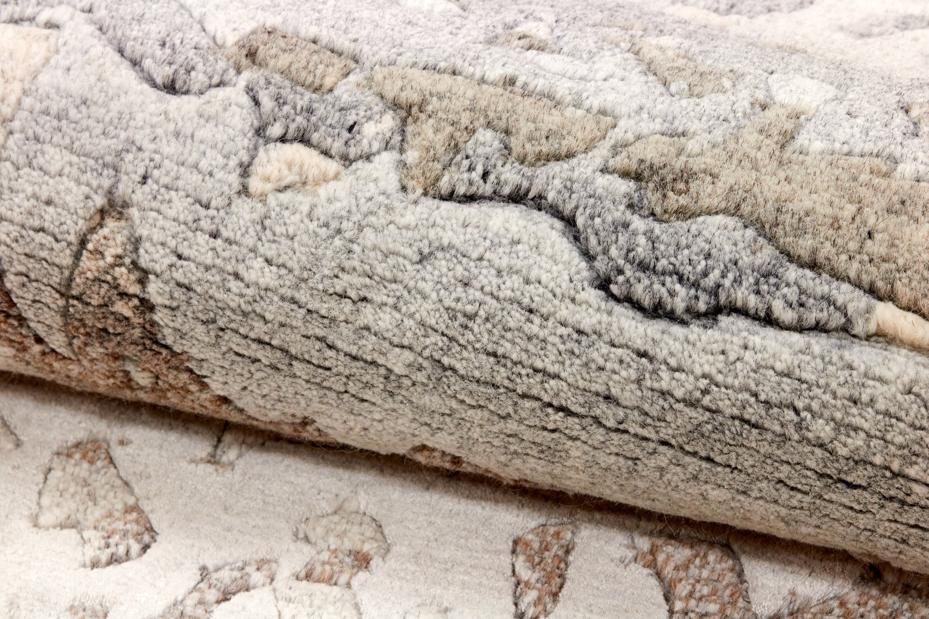 Ivory Courtyard Design Rug