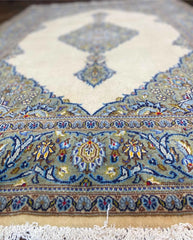 Fine Kashan Persian Wool Rug 158 x 106 m