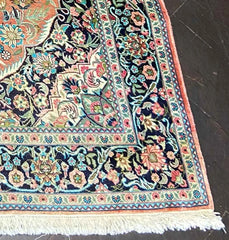 Kashmir Silk Wool Rug 187 x 126 m