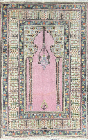 pink-prayer-rug-full