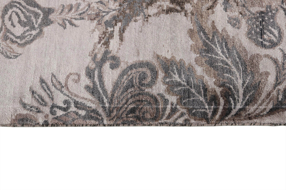 Luna Manor Damask Rug