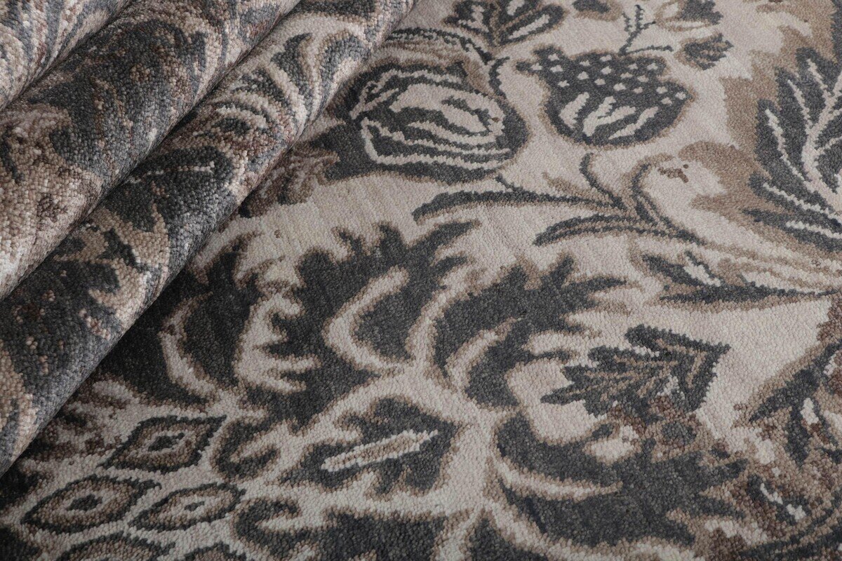 Luna Manor Damask Rug