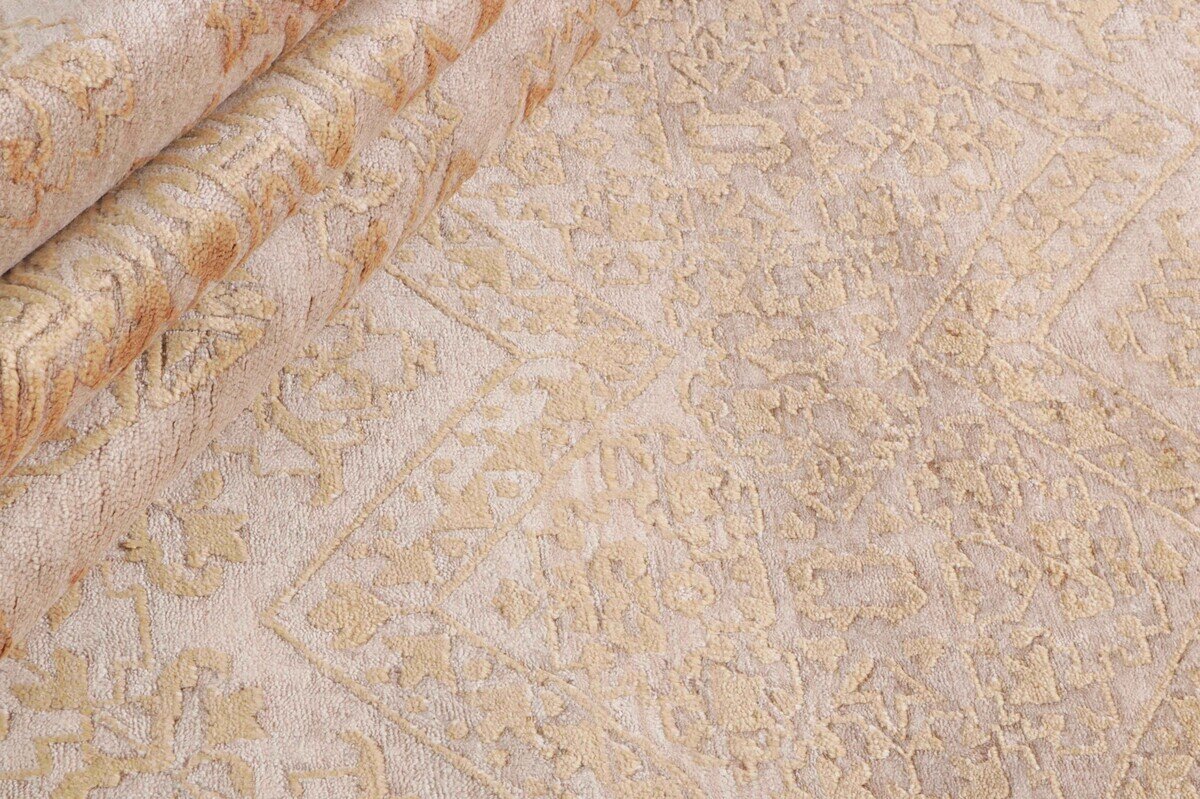 Lyra Manor Damask Rug