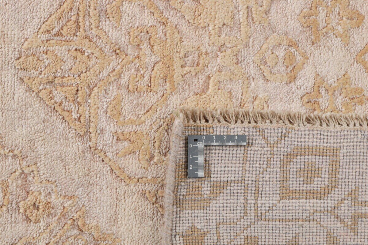 Lyra Manor Damask Rug