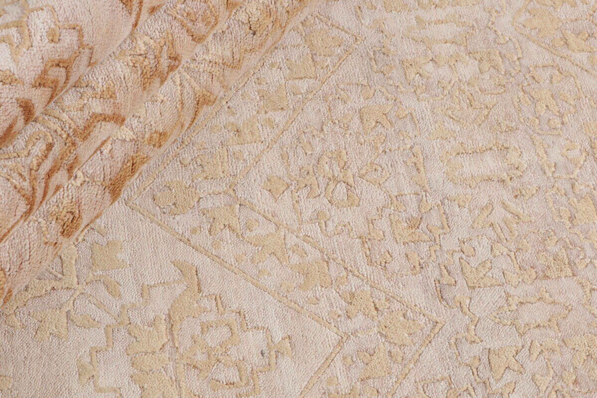 Lyra Manor Damask Rug