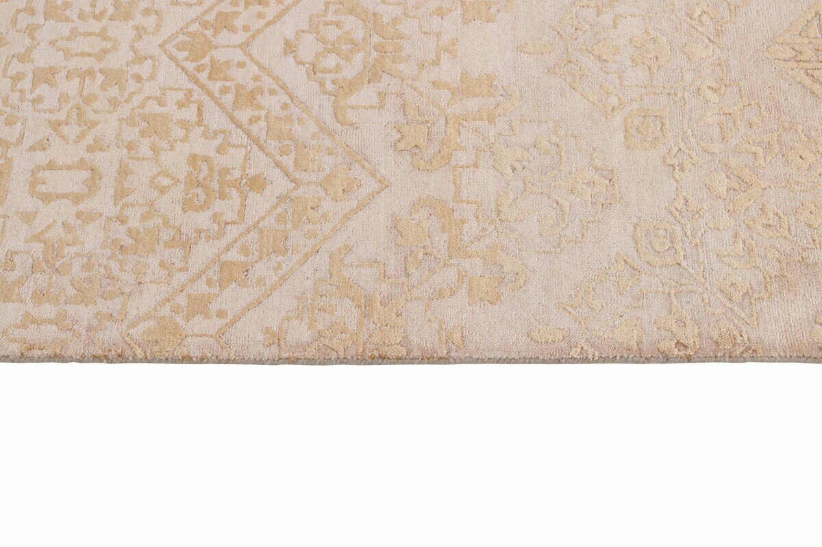 Lyra Manor Damask Rug