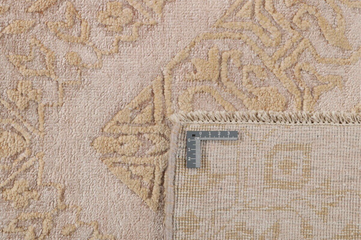 Lyra Manor Damask Rug