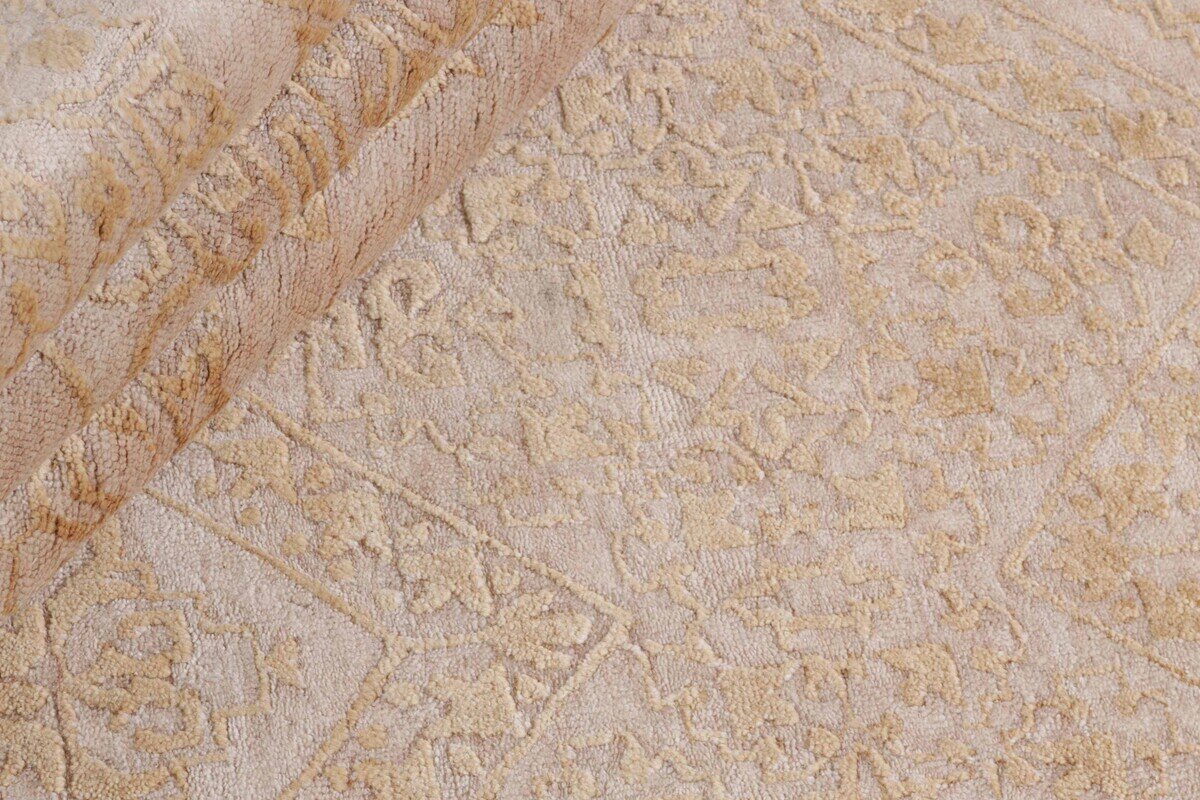 Lyra Manor Damask Rug