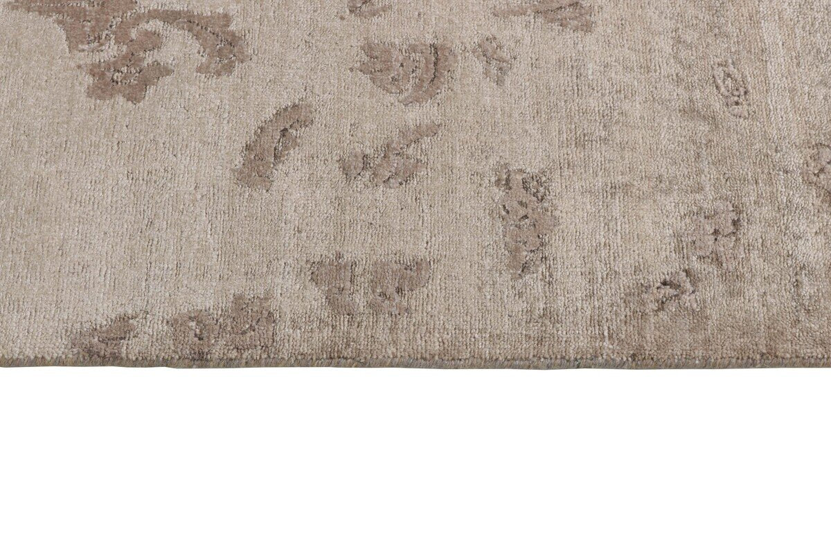 Mira Manor Damask Rug