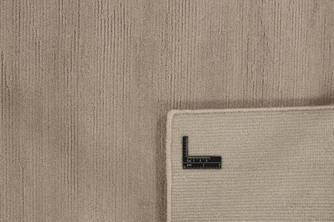 Modern Handmade Rug – 132 × 193 cm