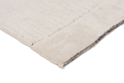 Modern Handmade Rug – 200 × 220 cm