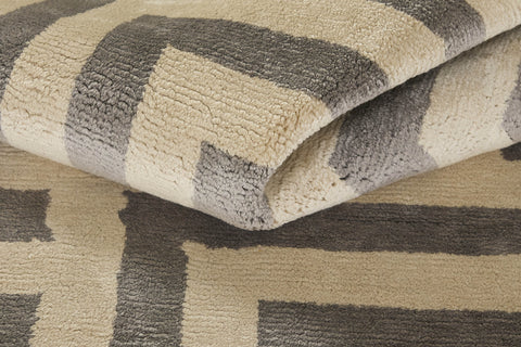 Modern Handmade Rug – 300 × 200 cm