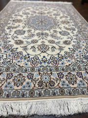 Fine Persian Nain Rug 156 x 102 cm