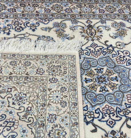 white-persian-nain-corner