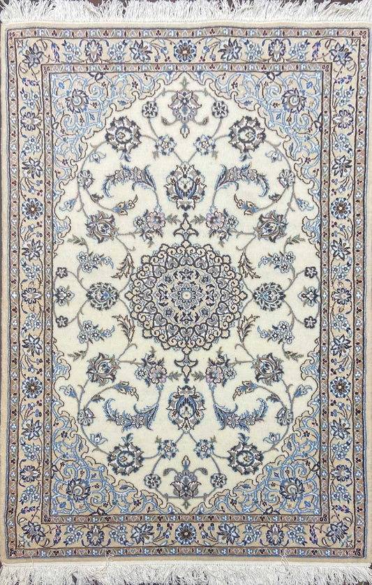 Fine Persian Nain Rug 102 x 150 m