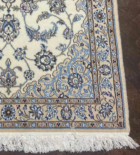 cream-persian-nain-corner2