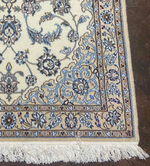 Fine Persian Nain Rug 102 x 150 m