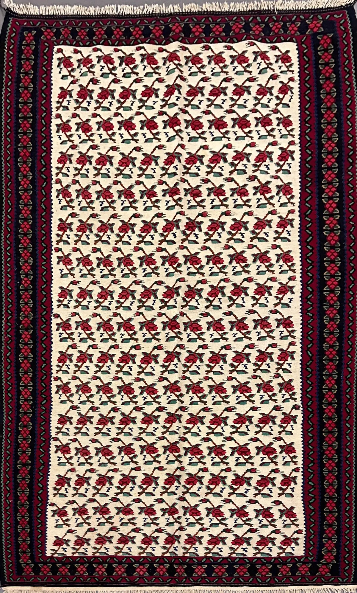 Persian Senneh Handmade Rug 220 x 133 cm (7.22 x 4.36 ft)