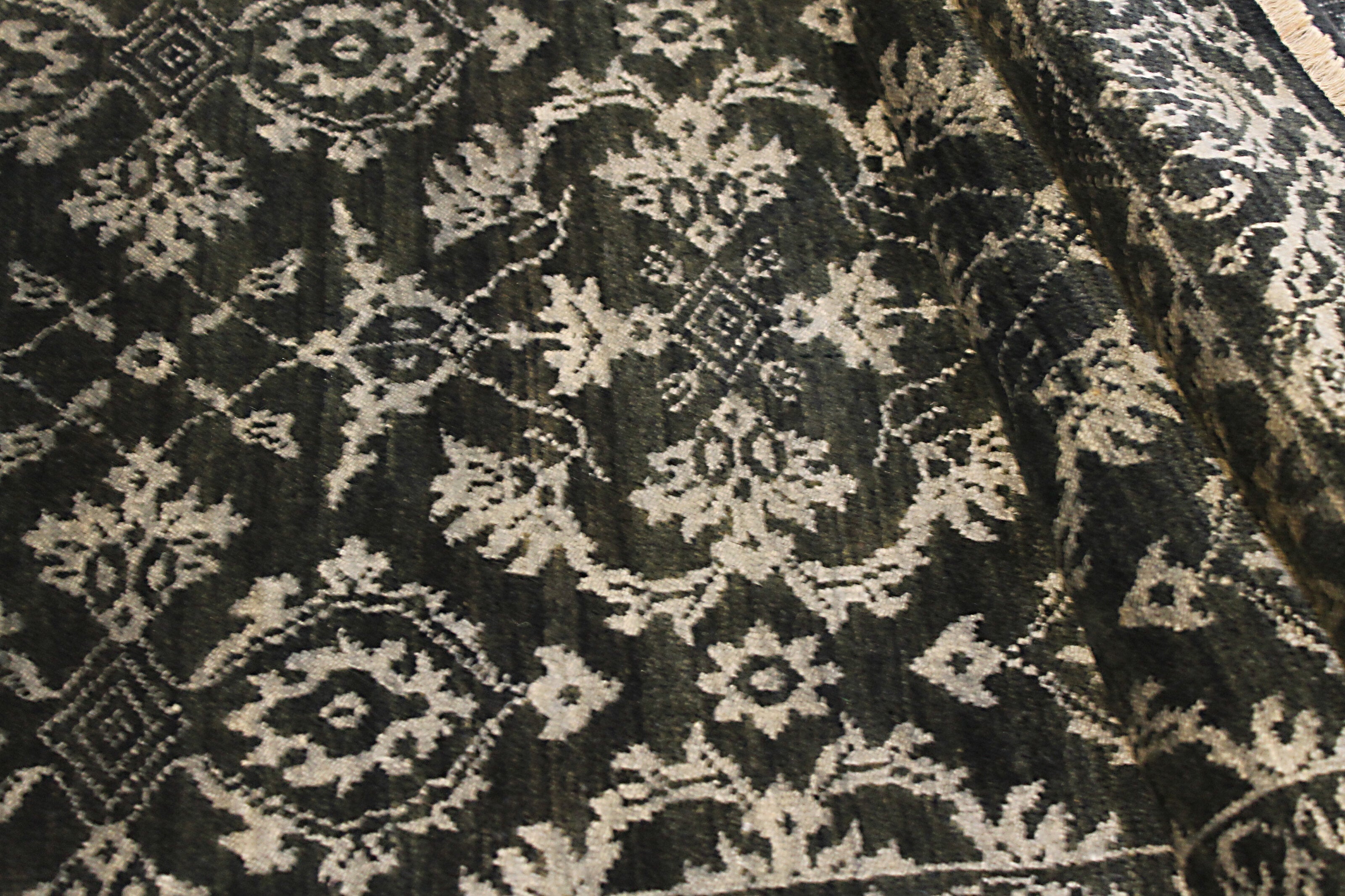 Seren Manor Damask Rug