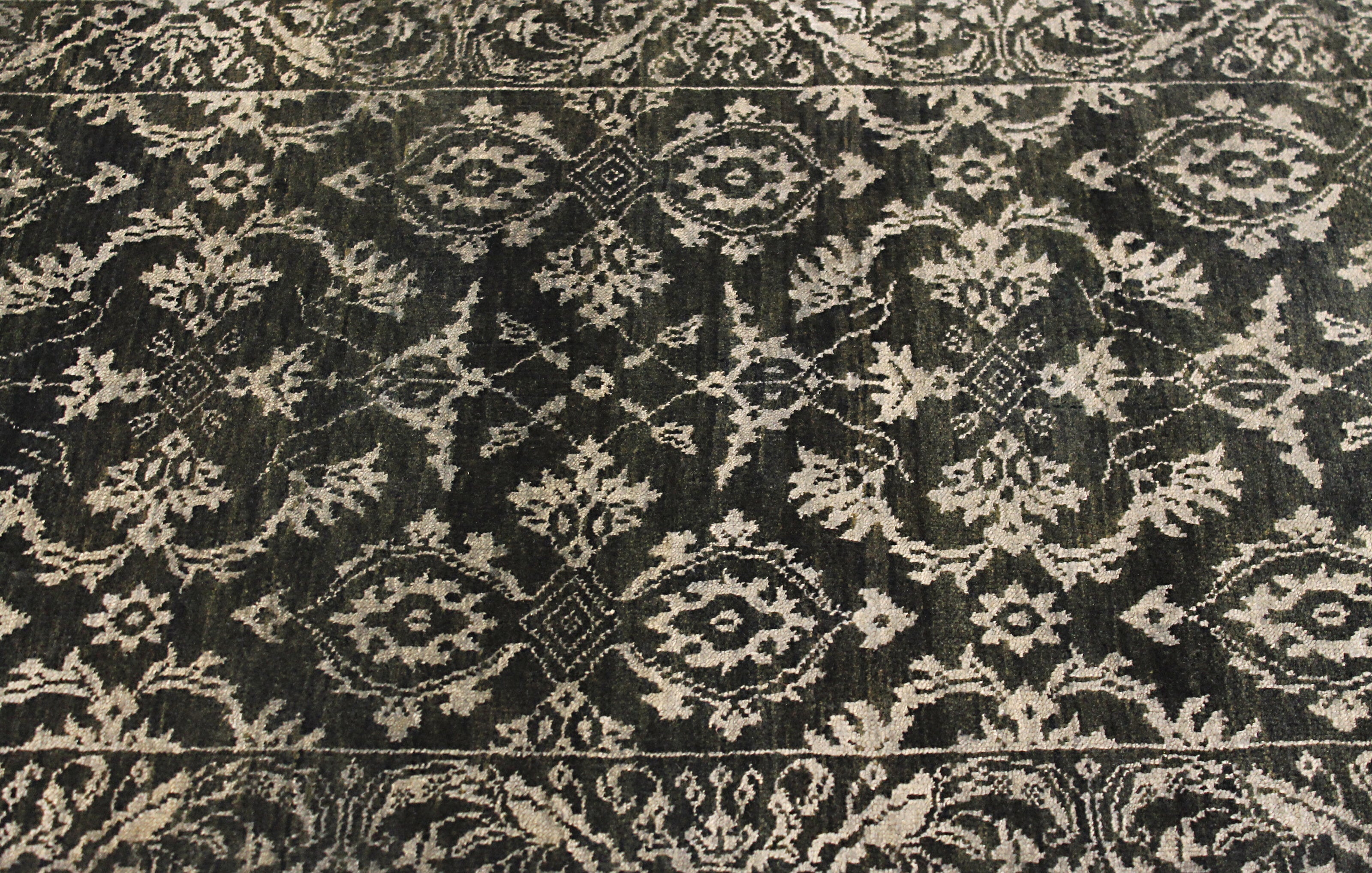 Seren Manor Damask Rug