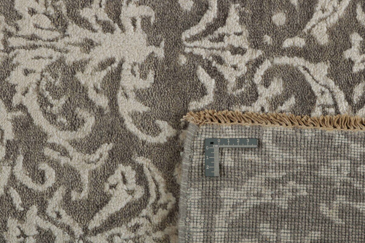 Seren Woven Damask Rug