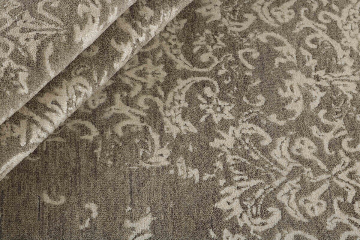 Seren Woven Damask Rug
