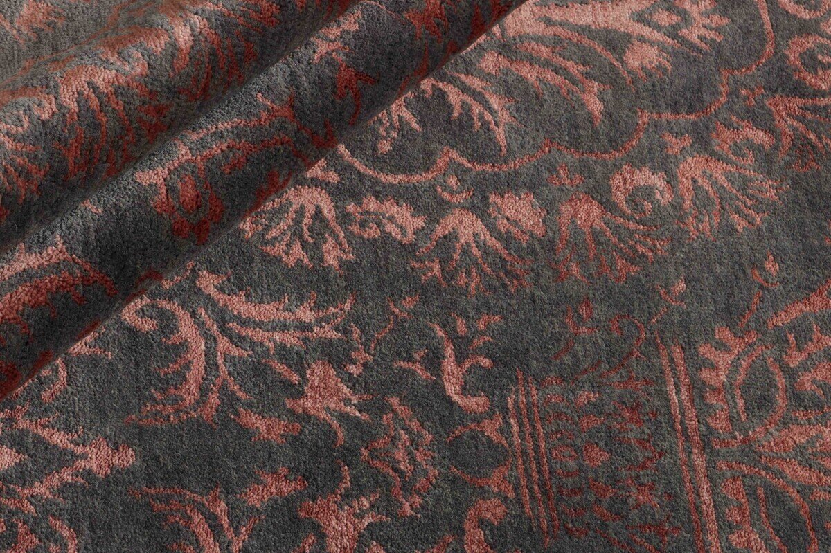 Solana Manor Damask Rug