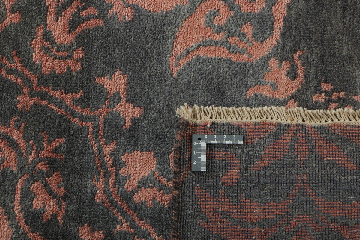 Solana Manor Damask Rug