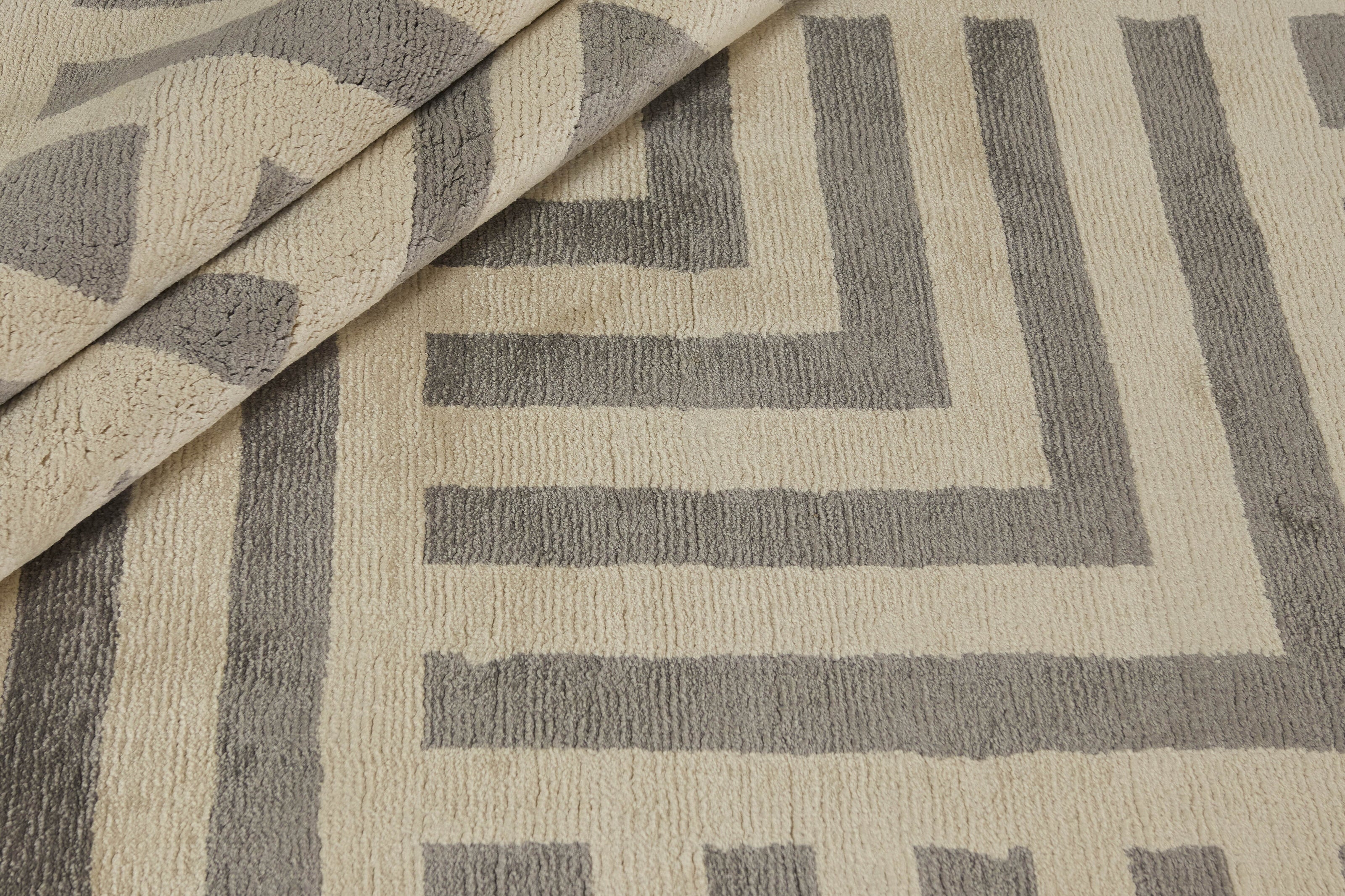 Talia Ember Modern Rug