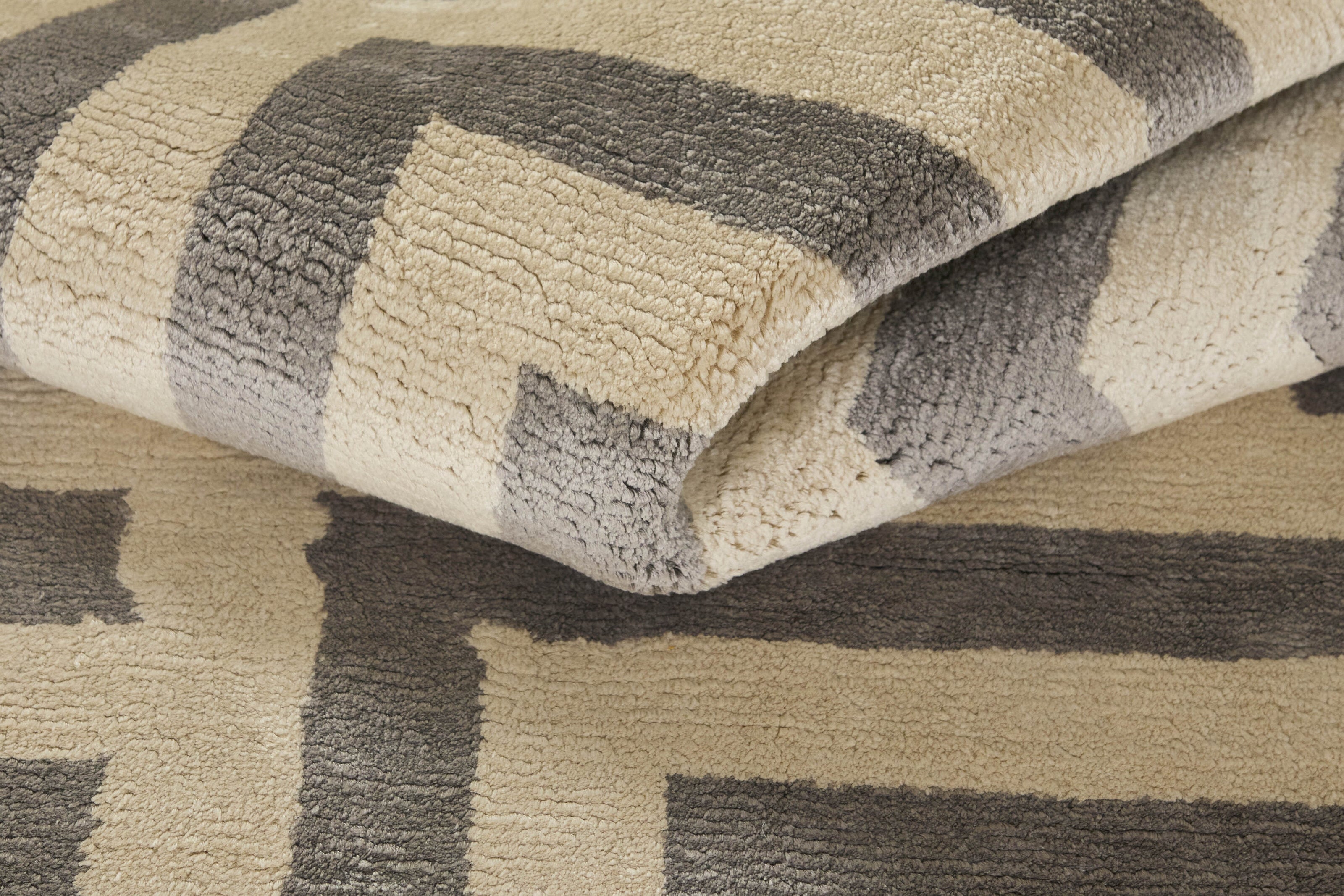 Talia Ember Modern Rug