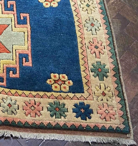 blue-turkish-karz-rug-corner