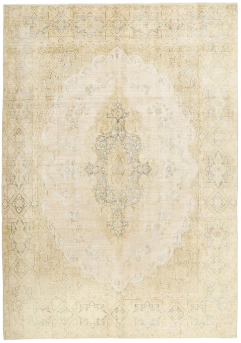 Vintage Kerman Rug – 284 × 409 cm