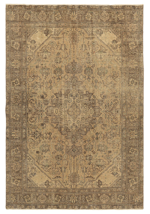 Vintage Royal Fine Rug – 193 × 283 cm