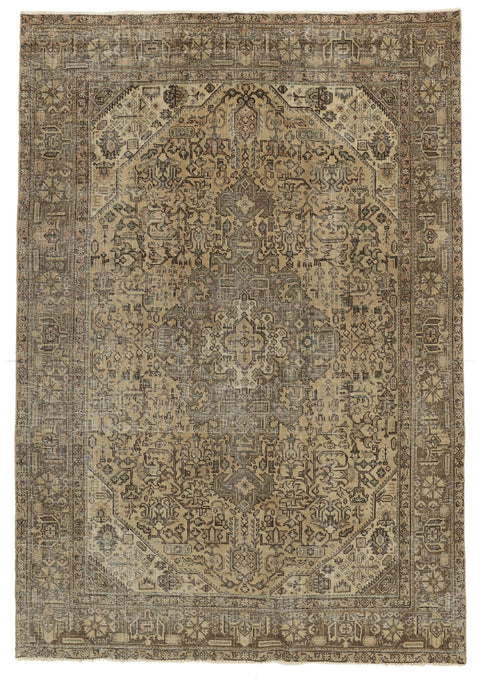 Vintage Royal Fine Rug – 194 × 280 cm