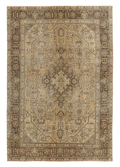Vintage Royal Fine Rug – 196 × 284 cm