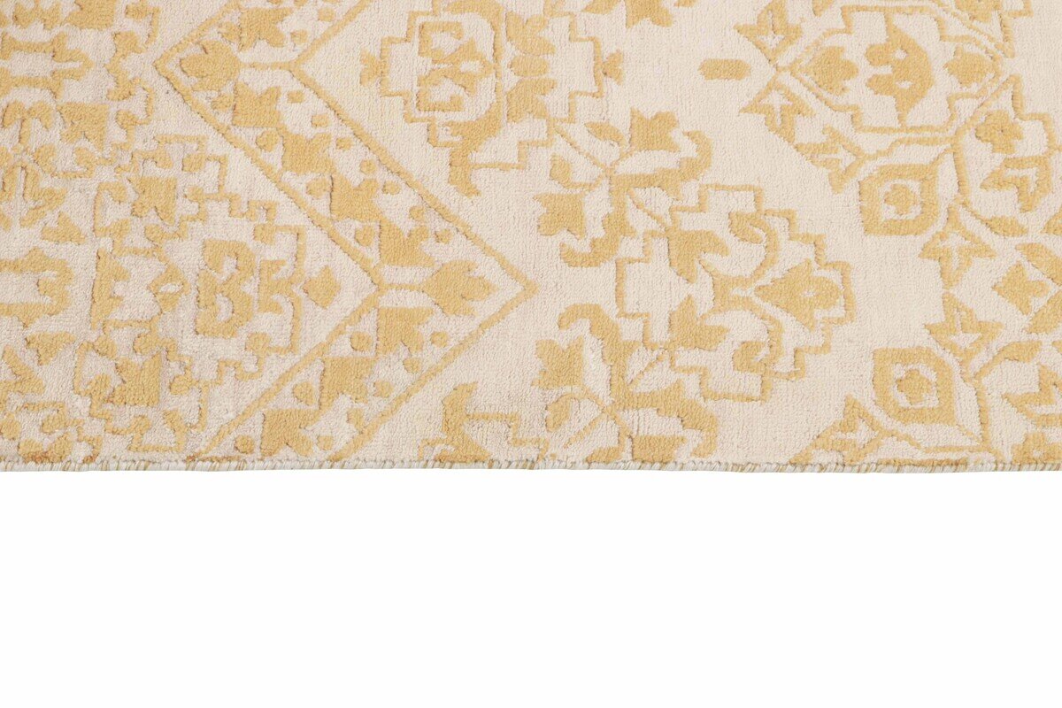 Zara Manor Damask Rug