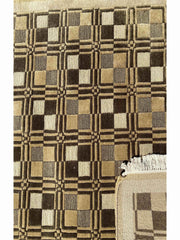 177 x 121 cm Brown check pattern Rug - Rugmaster