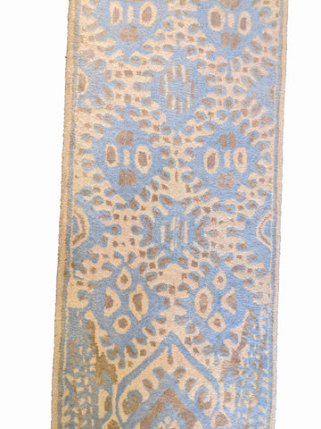 20 x 810 cm handtufted Beige Rug - Rugoutlet