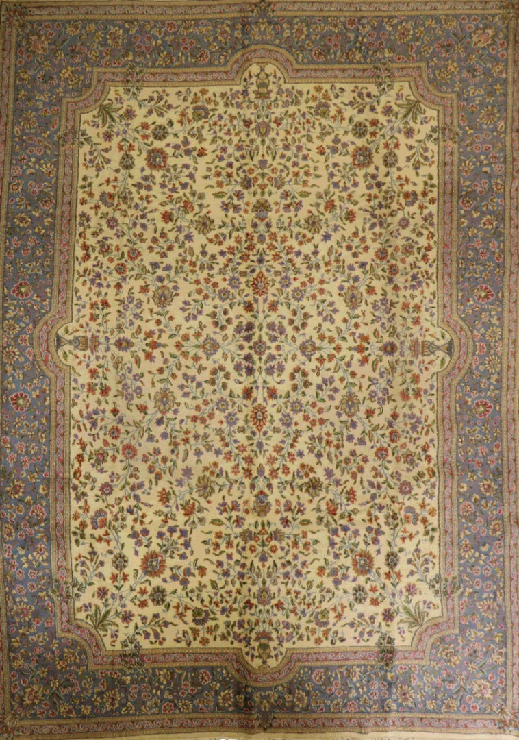 Old Persian Kerman Wool Rug 365 x 260 cm (11.98 x 8.53 ft)